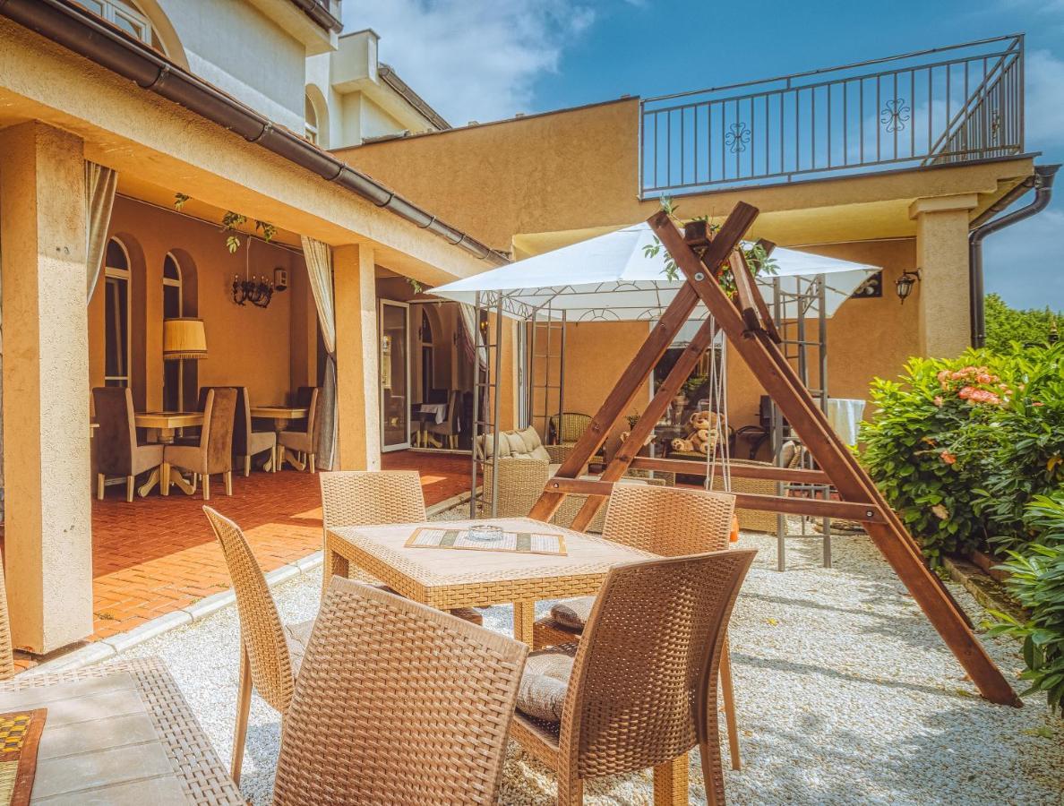 Vila Rococo Belgrado Buitenkant foto