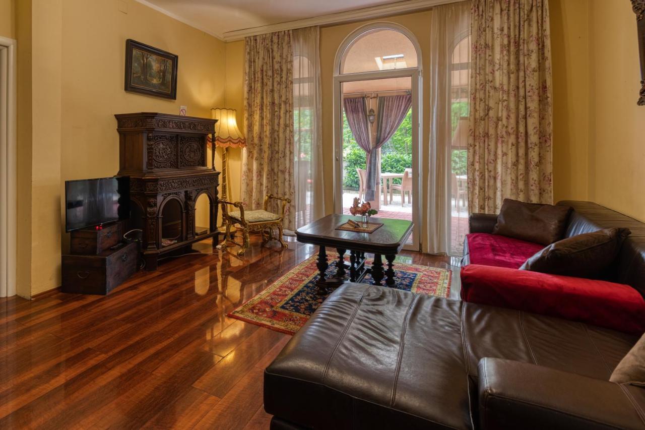 Vila Rococo Belgrado Buitenkant foto