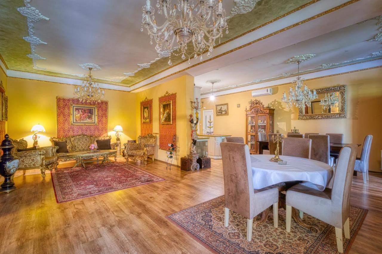Vila Rococo Belgrado Buitenkant foto