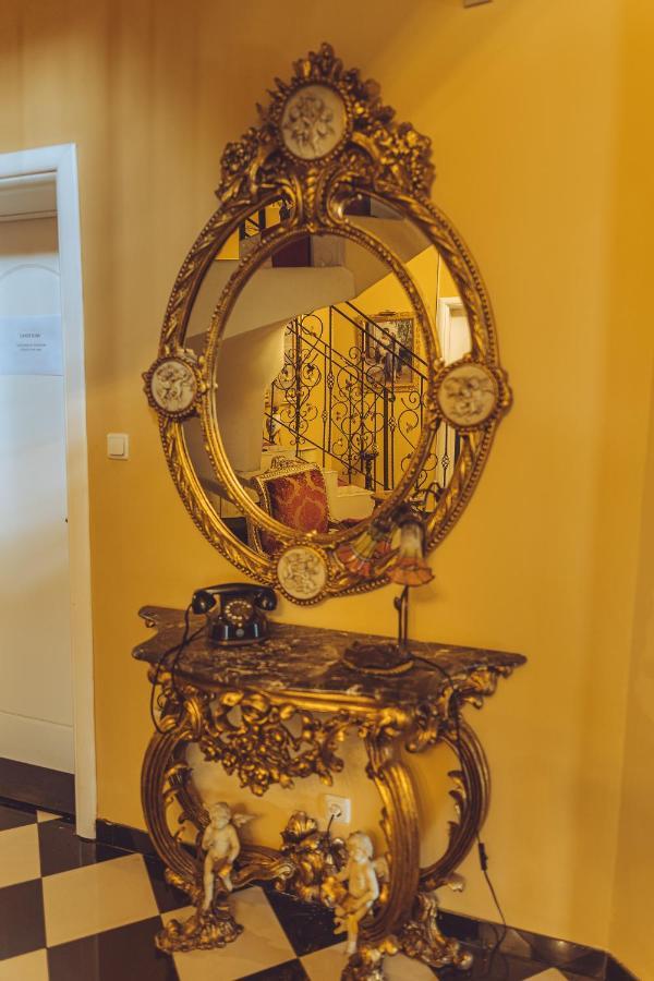Vila Rococo Belgrado Buitenkant foto
