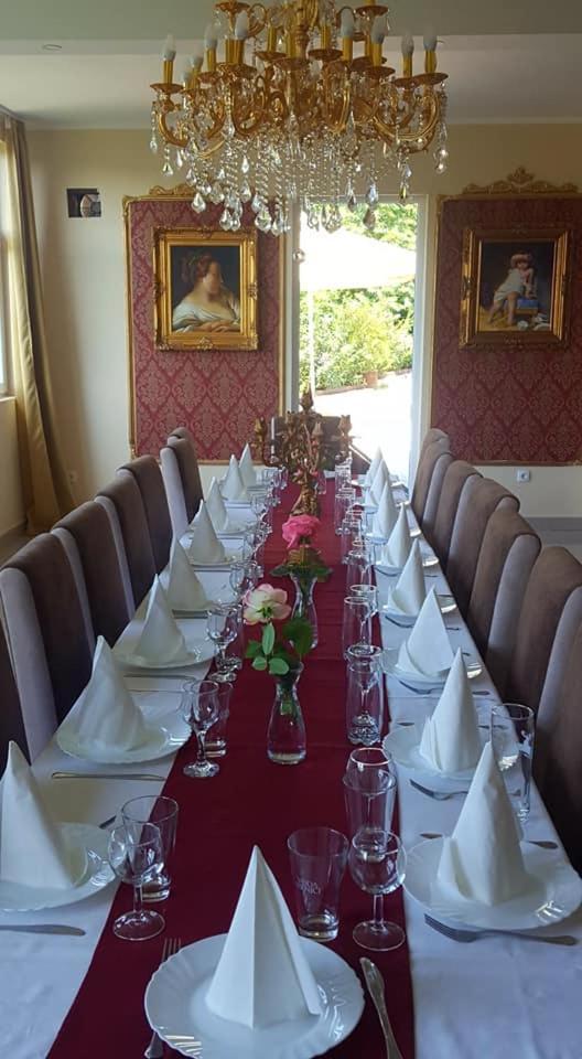 Vila Rococo Belgrado Buitenkant foto